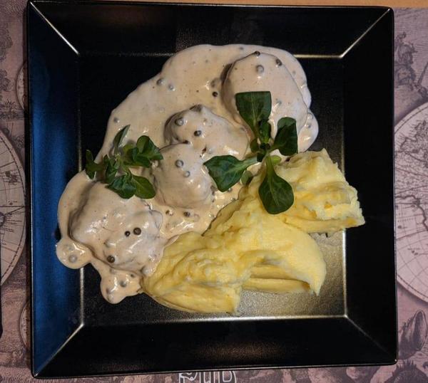 Muschiulet de Porc cu Sos de Piper si Piure 